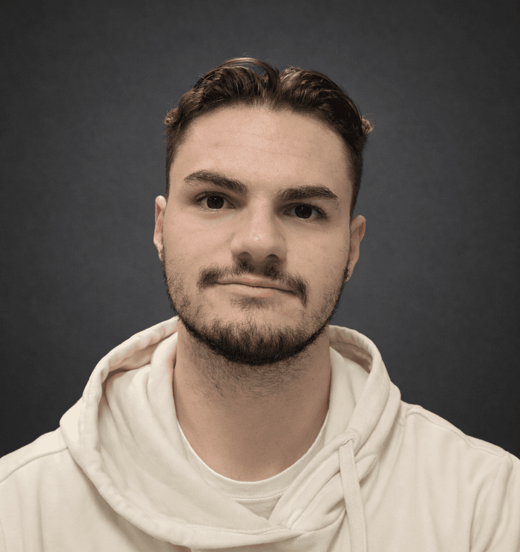 Portrait of Nolan Liogier, professional full stack developer